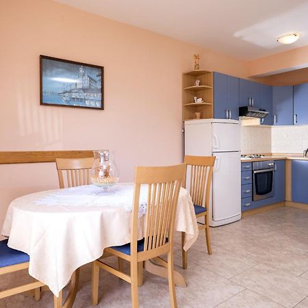 Apartments Zlata Stari Grad  Pokoj fotografie